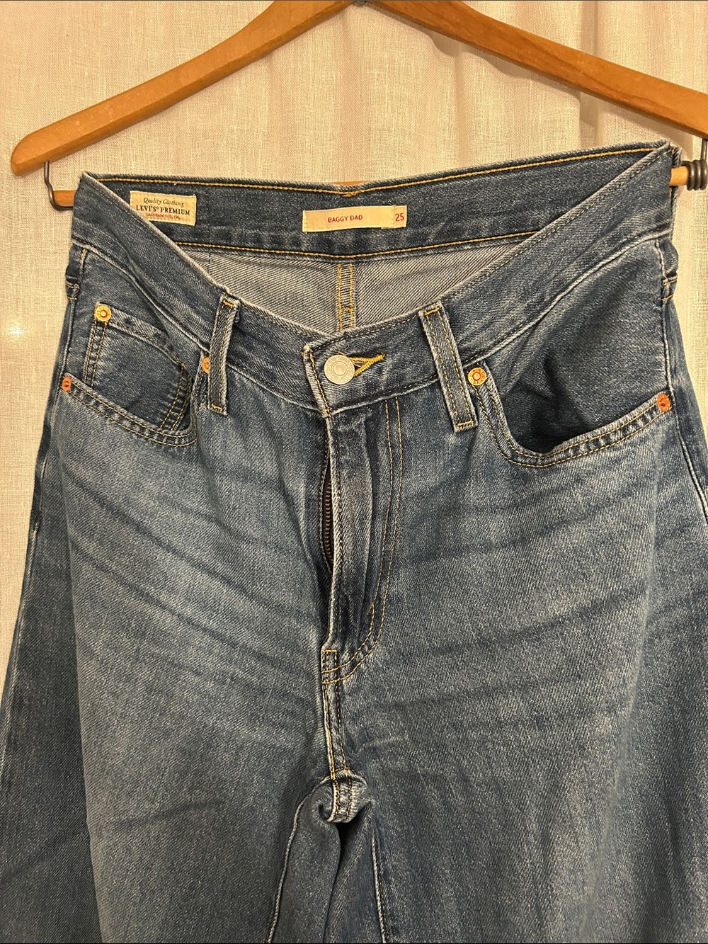 Levi's Women's Baggy Daddy Jeans in Medium Blue - Picture 2 of 4